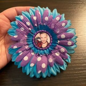 Liam hair flower